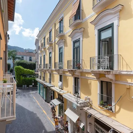 Cornelia - Main Square Sorrento