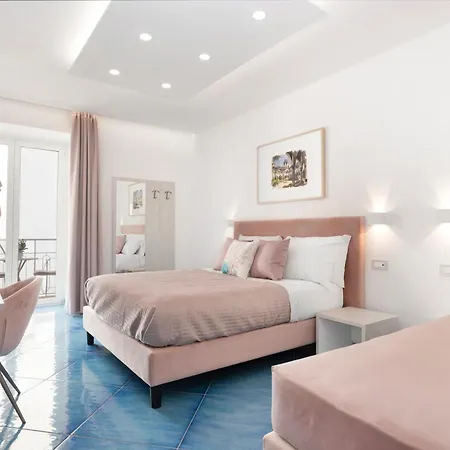 Guest house Cornelia - Main Square 3*
