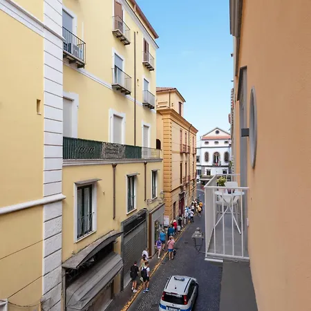 Cornelia - Main Square Guest house Sorrento
