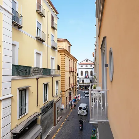 Cornelia - Main Square Sorrento