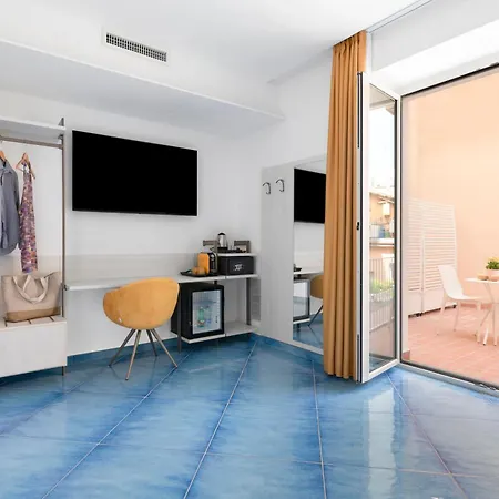 Guest house Cornelia - Main Square 3*