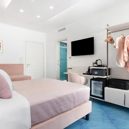 Cornelia - Main Square Guest house 3*
